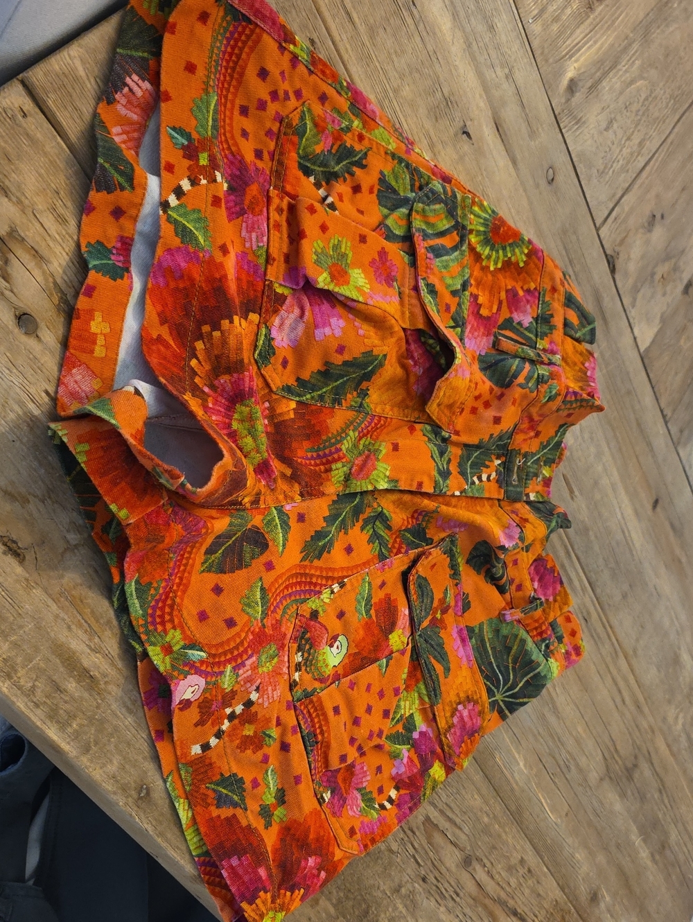 FARM Rio: Vibrant Orange Floral Cargo Shorts for Women